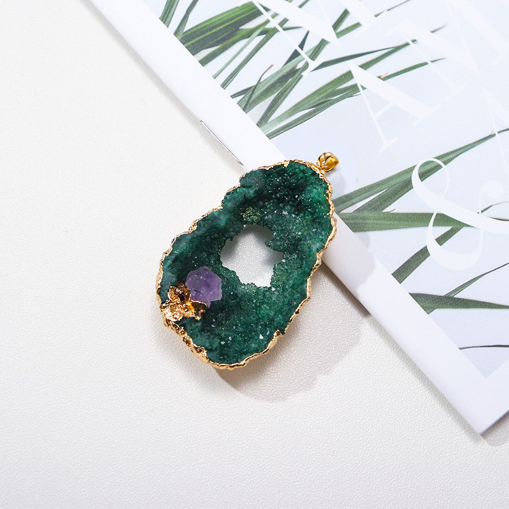 Green selected SKU pendant, localized watermark repair; actual outline and purple accent preserved