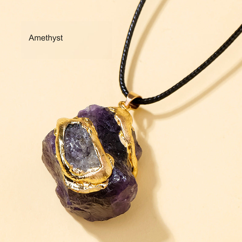 Original selected stone pendant with equivalent English photo-label translation; product and accent stones unchanged